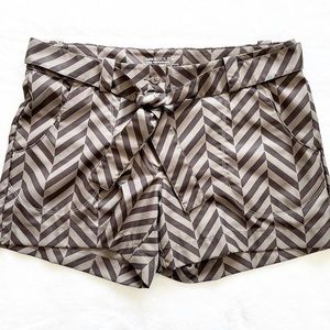 NIKE GOLF TOUR PERFORMANCE DRI-FIT BELTED SHORT w/ GEOMETRIC PRINT SIZE 10